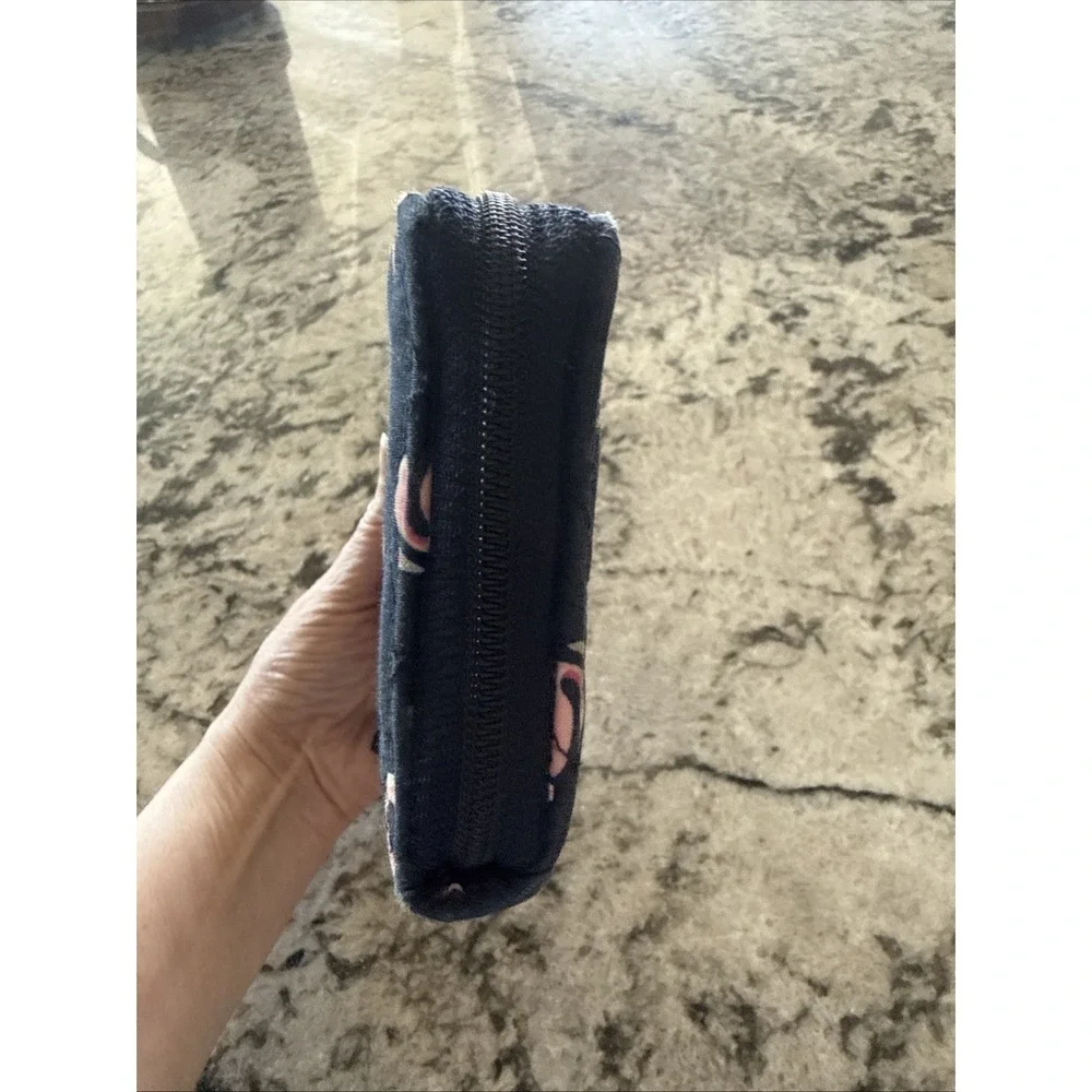 Vera Bradley Zip Around Wallet  Blue W/Pink  Minimalist Split Compartment